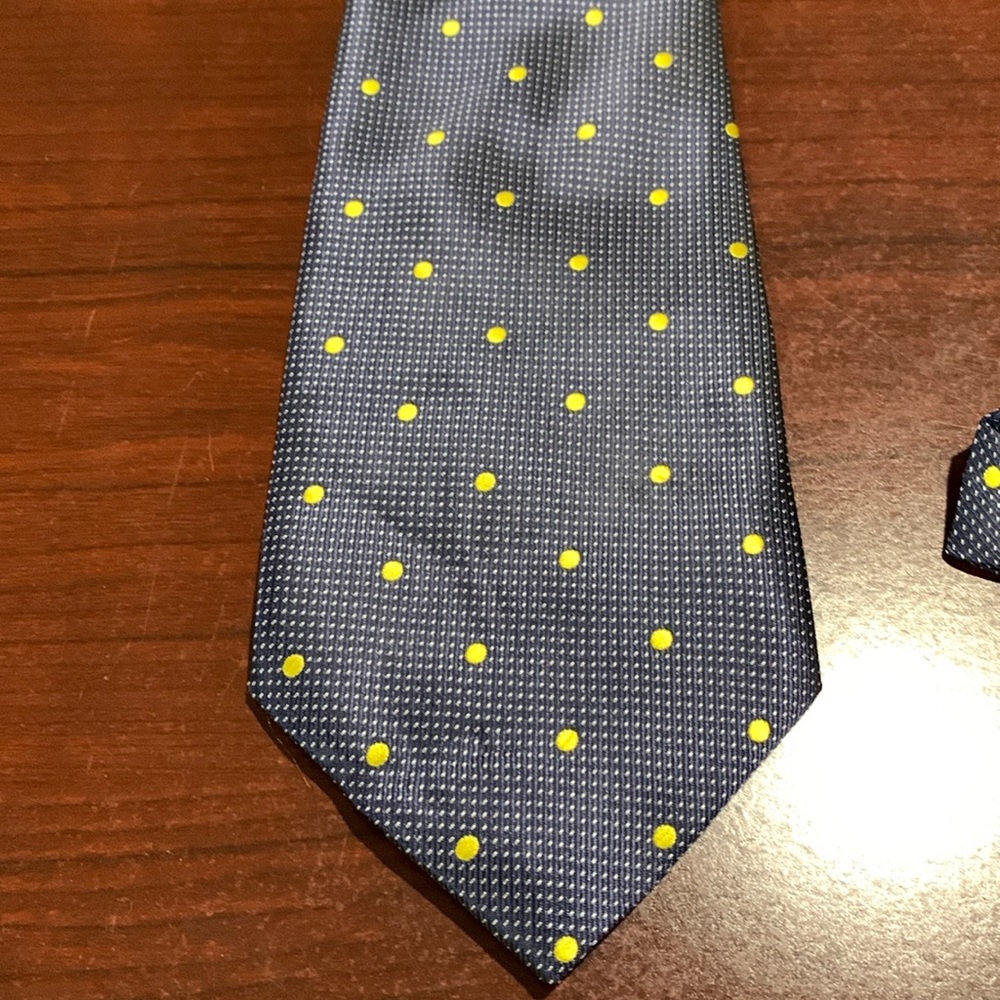 Necktie Navy with Yellow Polka dots pattern, 3.5” wide